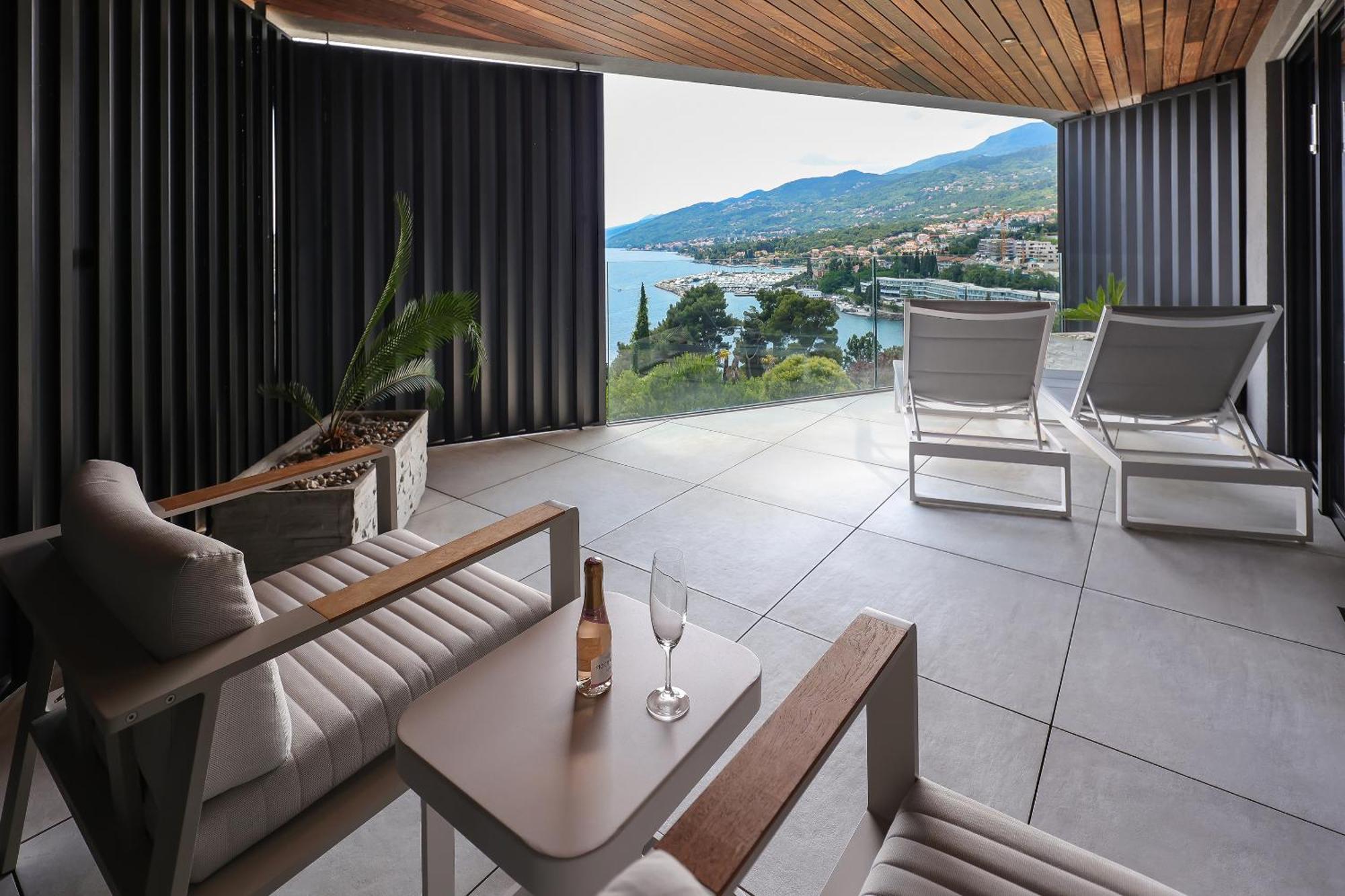Luxury Twin Apartments Opatija Bagian luar foto