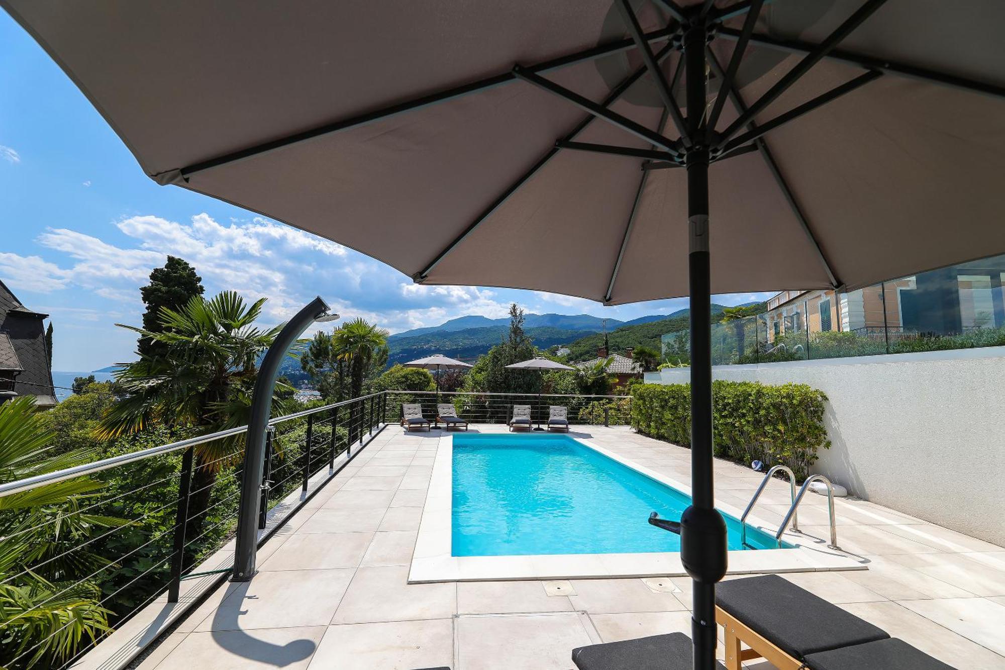 Luxury Twin Apartments Opatija Bagian luar foto