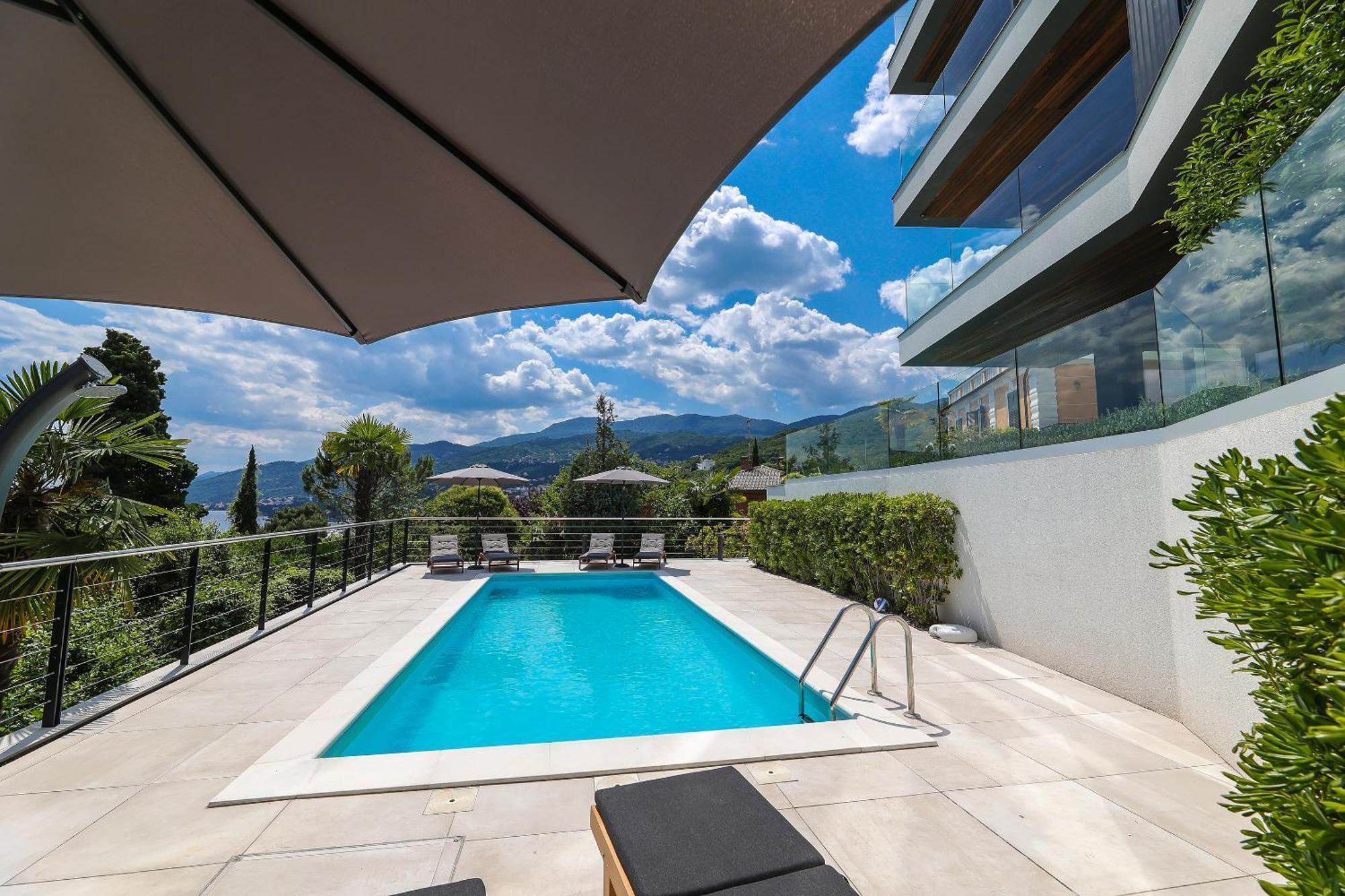 Luxury Twin Apartments Opatija Bagian luar foto