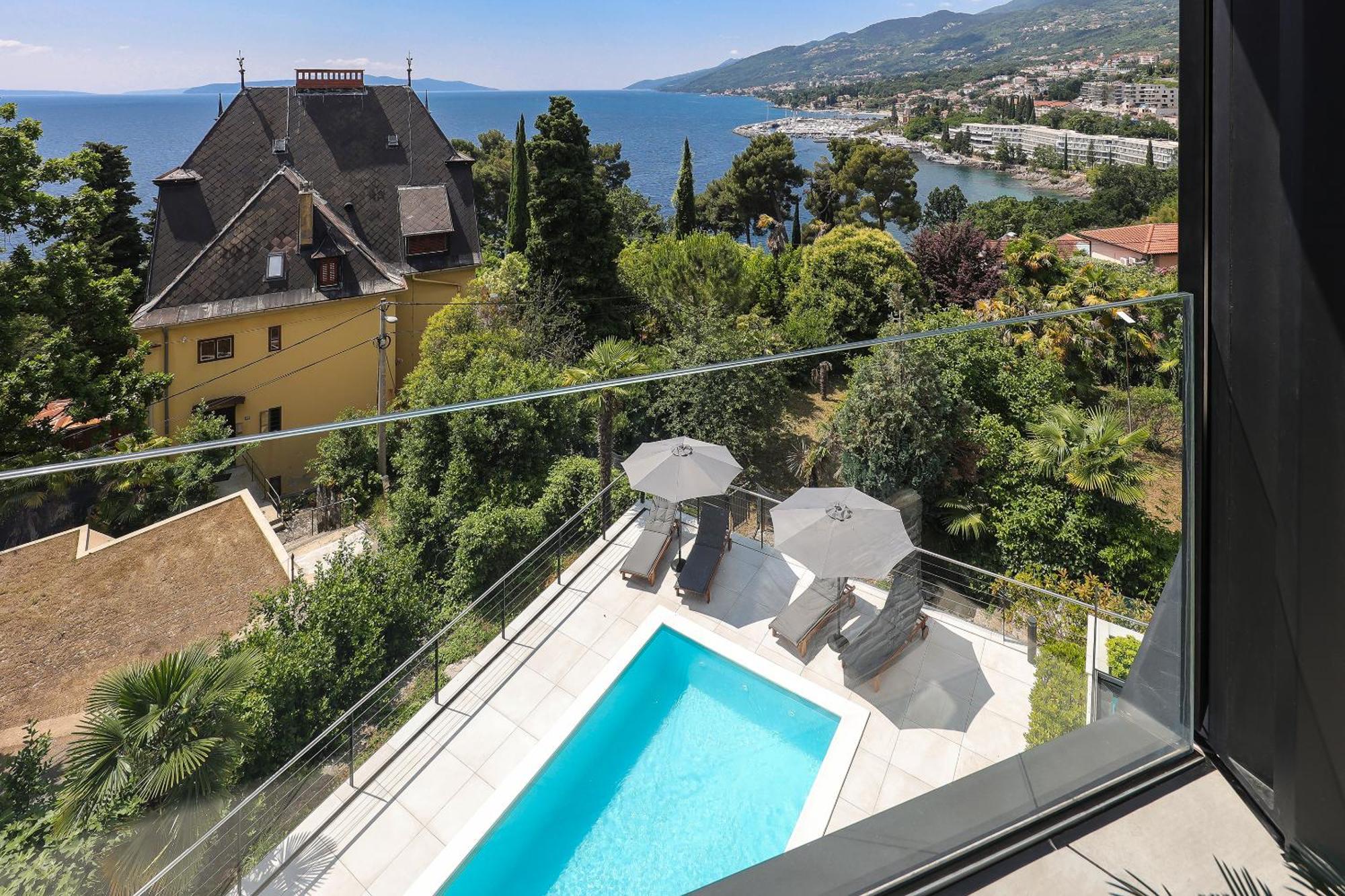 Luxury Twin Apartments Opatija Bagian luar foto